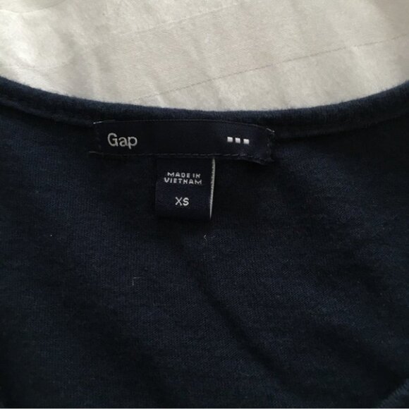 GAP sleeveless crochet tank - Picture 4 of 4